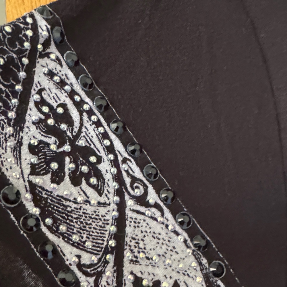 Vocal Black Tee with White Paisley Cross and Sleeve Panels - Picture 3 of 5